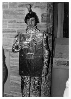 robot.jpg (16268 bytes) robot.jpg (16268 bytes)