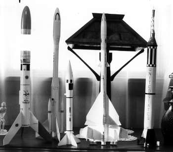 rocket11.jpg (12898 bytes) rocket11.jpg (12898 bytes)
