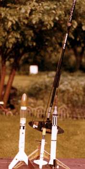 rocket7.jpg (11000 bytes) rocket7.jpg (11000 bytes)