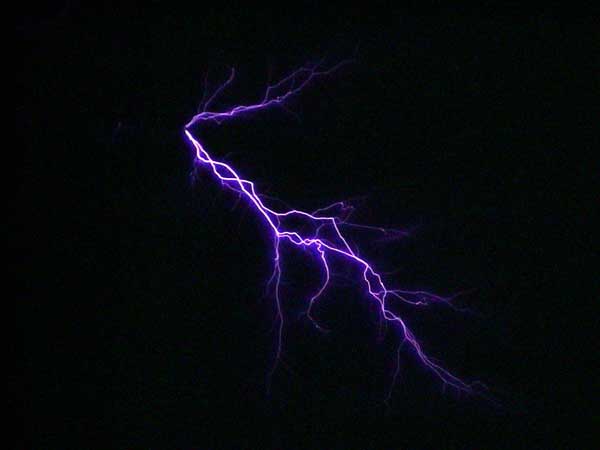 tesla14.jpg (9896 bytes) tesla14.jpg (9896 bytes)